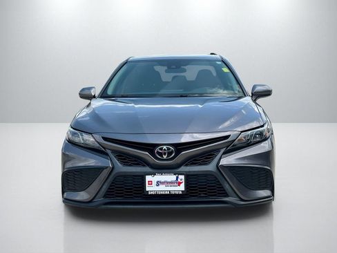 Used 2021 Toyota Camry SE FWD image 2