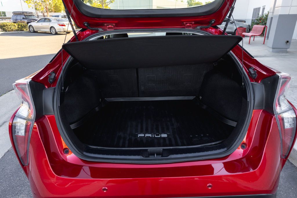 Used 2018 Toyota Prius Three Touring FWD image 8