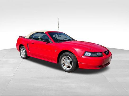 Used 2003 Ford Mustang Convertible RWD image 1