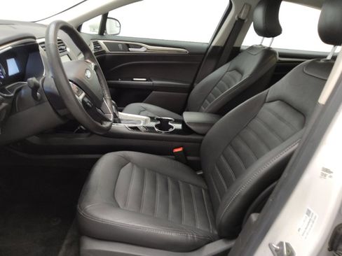Used 2016 Ford Fusion SE w/ Equipment Group 202A FWD image 17