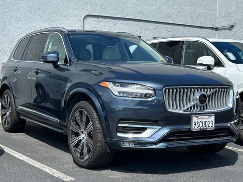 Used 2025 Volvo XC90 B5 Plus AWD/4WD image 2