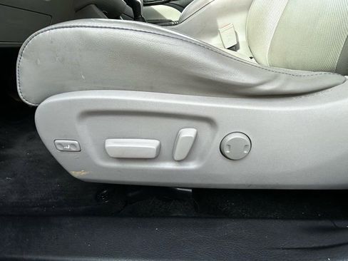 Used 2015 Toyota Highlander Limited image 17