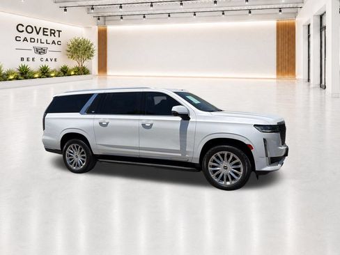 Used 2021 Cadillac Escalade ESV Premium Luxury AWD/4WD image 17