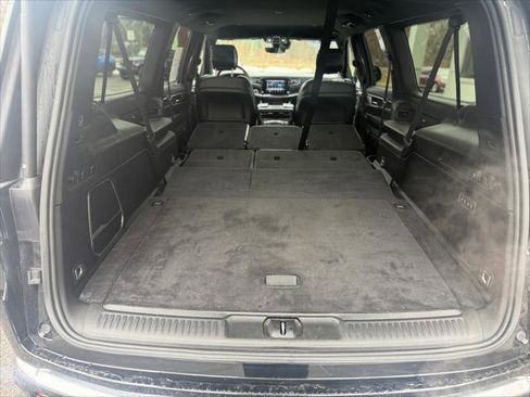 Certified 2024 Jeep Wagoneer L Series II w/ Flexible Seating Group image 13