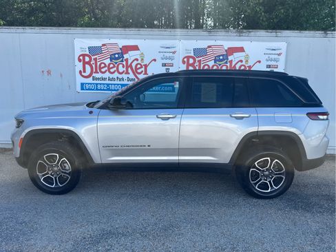 Used 2022 Jeep Grand Cherokee Trailhawk AWD/4WD image 7