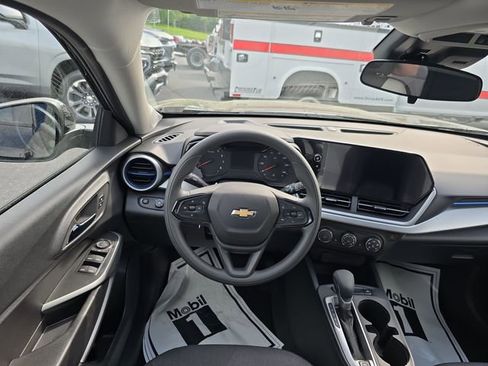 New 2026 Chevrolet Trax LS w/ LS Convenience Package FWD image 12