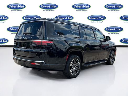 Used 2024 Jeep Wagoneer L Series II RWD image 7