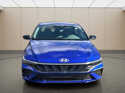 Certified 2025 Hyundai Elantra Sport image 16