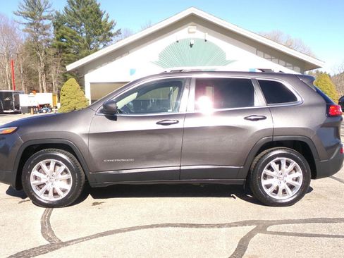 Used 2016 Jeep Cherokee Limited AWD/4WD image 17