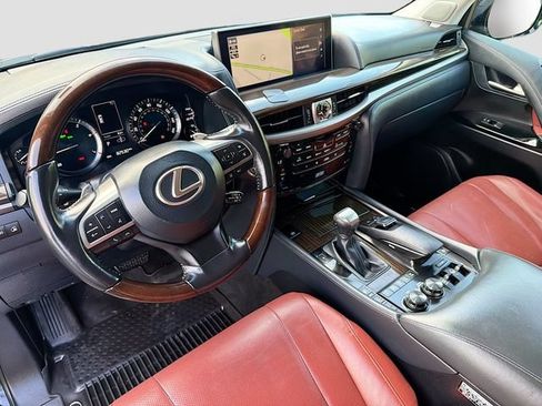 Used 2020 Lexus LX 570 4WD w/ Luxury Package image 9