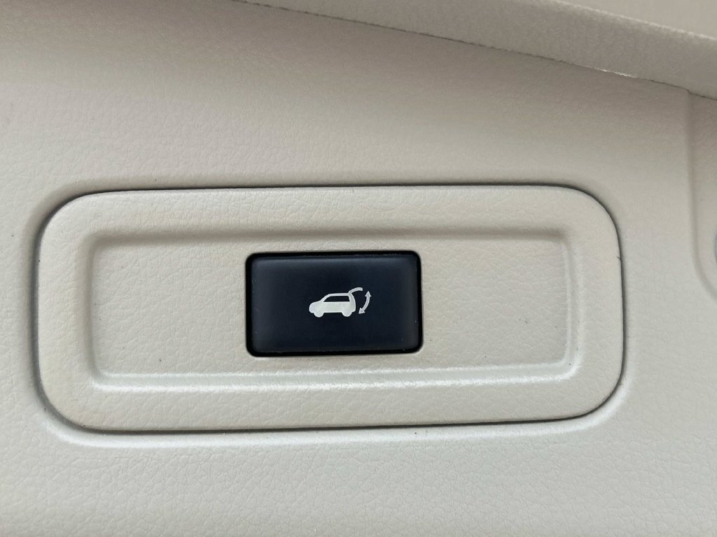 Used 2014 Nissan Murano SL w/ Navigation Package AWD/4WD image 12