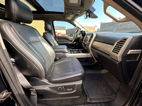 Used 2017 Ford F250 Lariat w/ Lariat Ultimate Package image 11