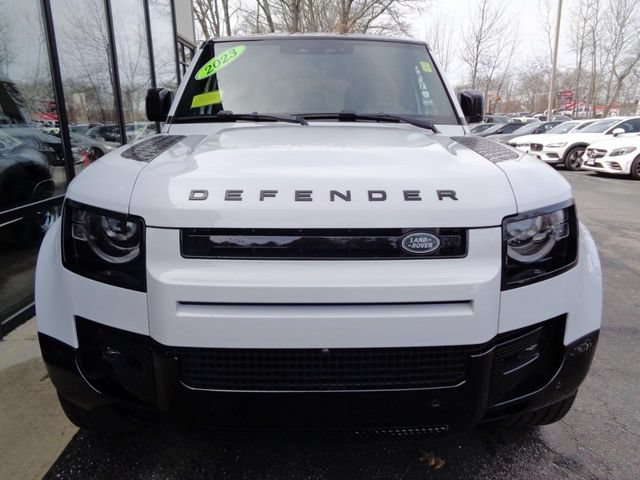 Used 2023 Land Rover Defender 110 V8 AWD/4WD image 2