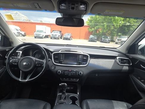 Used 2018 Kia Sorento EX w/ EX Advanced Touring Package FWD image 12