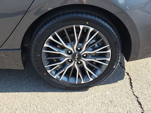 Used 2023 Kia Forte GT-Line w/ GT-Line Premium Package FWD image 16