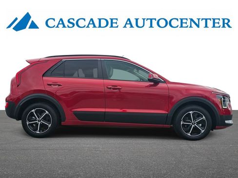 Used 2024 Kia Niro EX FWD image 6