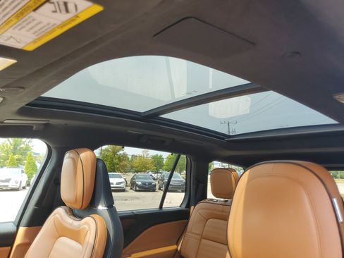 Certified 2022 Lincoln Aviator Black Label w/ Dynamic Handling Package AWD/4WD image 11