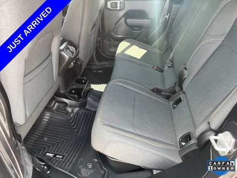 Used 2024 Jeep Gladiator Sport AWD/4WD image 19
