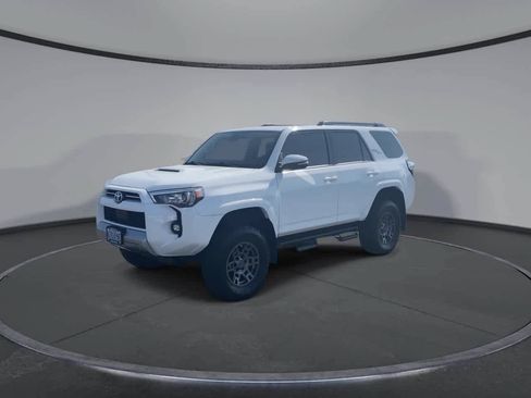 Used 2023 Toyota 4Runner TRD Off-Road Premium w/ Moonroof Package AWD/4WD image 4