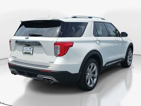 Certified 2020 Ford Explorer Platinum w/ Premium Technology Package AWD/4WD image 3