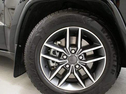Used 2021 Jeep Grand Cherokee Overland AWD/4WD image 32