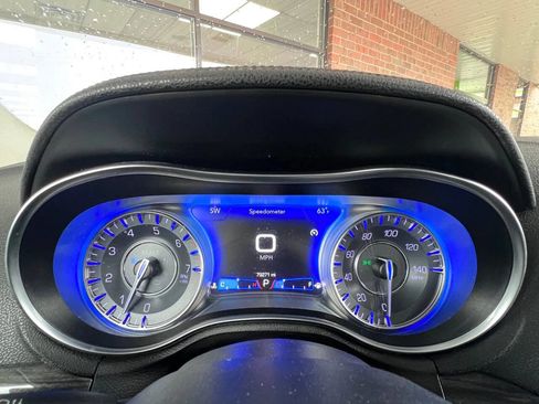 Used 2019 Chrysler 300 Touring w/ Sport Appearance Package image 27