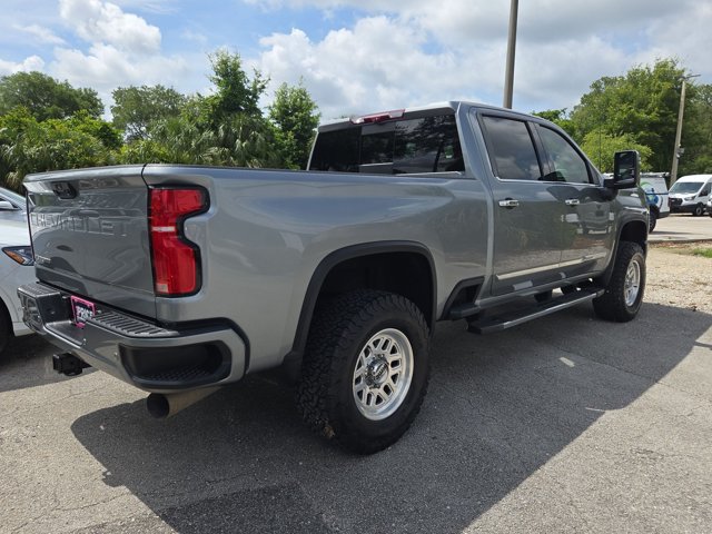 Used 2024 Chevrolet Silverado 2500 High Country w/ High Country Premium Package AWD/4WD image 5