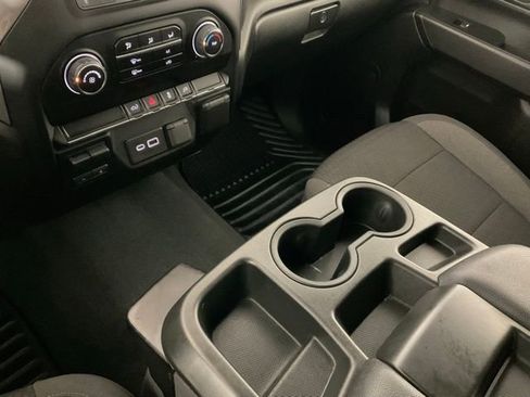 Used 2022 Chevrolet Silverado 2500 Custom w/ Custom Value Package image 12