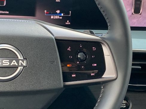 Used 2025 Nissan Murano SL AWD/4WD image 14