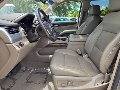 Used 2019 GMC Yukon XL SLT w/ Open Road Package RWD image 16