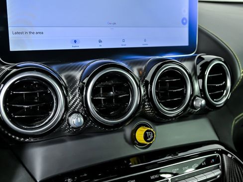 Used 2018 Mercedes-Benz AMG GT R image 32