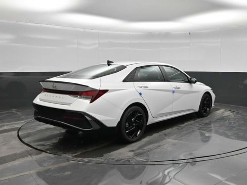 New 2026 Hyundai Elantra SEL Sport FWD image 7
