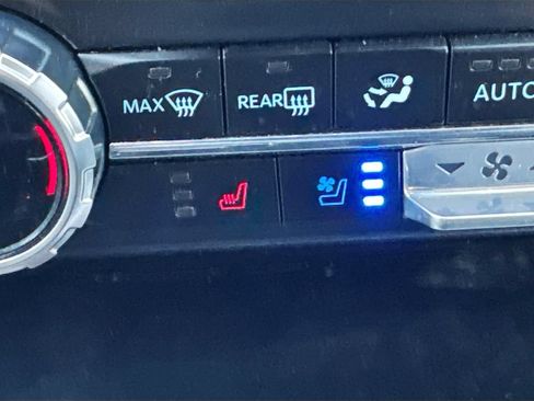 Used 2023 Ford F150 Lariat w/ Trailer Tow Package AWD/4WD image 30