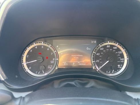 Used 2024 Toyota Highlander XLE image 18