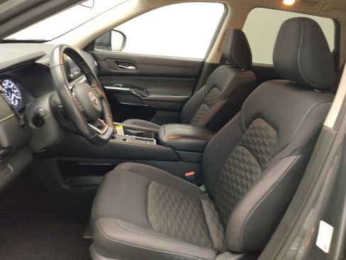 Used 2022 Nissan Pathfinder SV FWD image 17