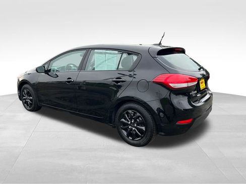 Used 2017 Kia Forte LX image 6