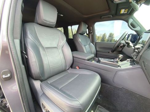 Used 2024 Lexus GX 550 w/ Accessory Package (Z1) AWD/4WD image 29