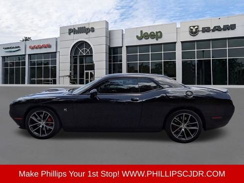 Certified 2022 Dodge Challenger R/T Scat Pack w/ Shaker Package RWD image 6