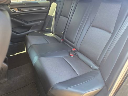 Used 2018 Honda Accord Sport image 13