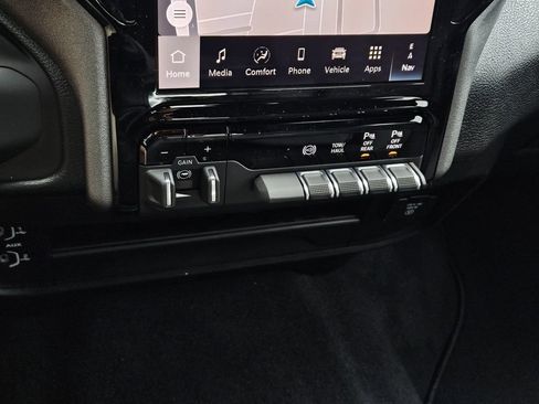 New 2026 RAM 2500 Tradesman AWD/4WD image 19