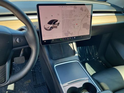 Used 2022 Tesla Model Y Long Range AWD/4WD image 21