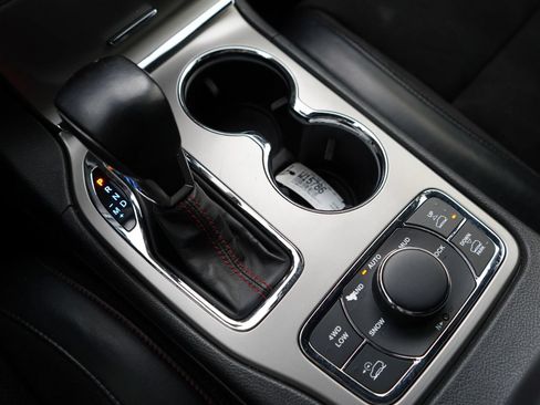Used 2021 Jeep Grand Cherokee Trailhawk AWD/4WD image 12