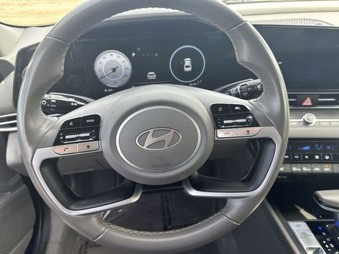 Used 2025 Hyundai Elantra SEL image 13
