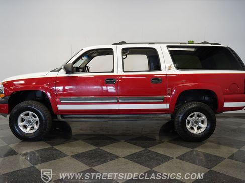 Used 2004 Chevrolet Suburban 2500 AWD/4WD image 2