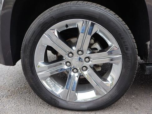 Used 2017 GMC Yukon Denali w/ Open Road Package AWD/4WD image 43