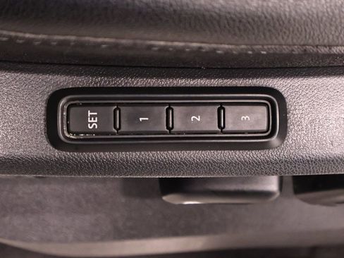 Used 2022 Volkswagen Atlas SEL R-Line AWD/4WD image 14