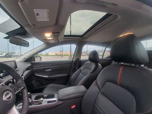 Used 2025 Nissan Sentra SR w/ SR Premium Package FWD image 13