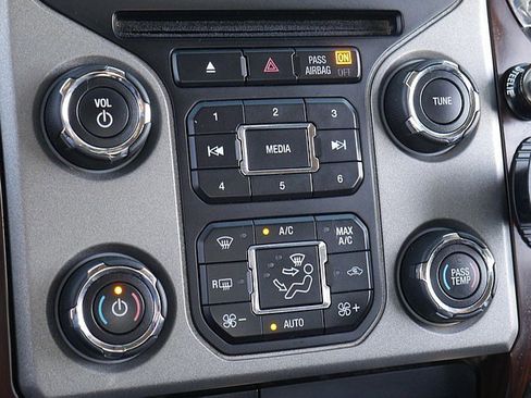 Used 2016 Ford F250 Lariat w/ Lariat Interior Package image 40