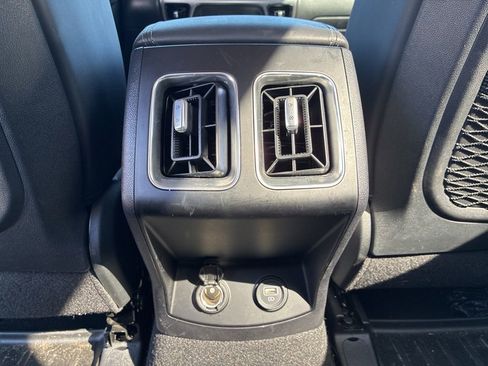 Used 2023 Kia Sorento EX image 16