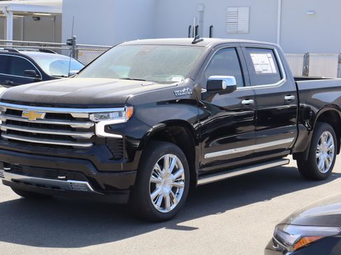 New 2026 Chevrolet Silverado 1500 High Country w/ High Country Premium Package AWD/4WD image 3